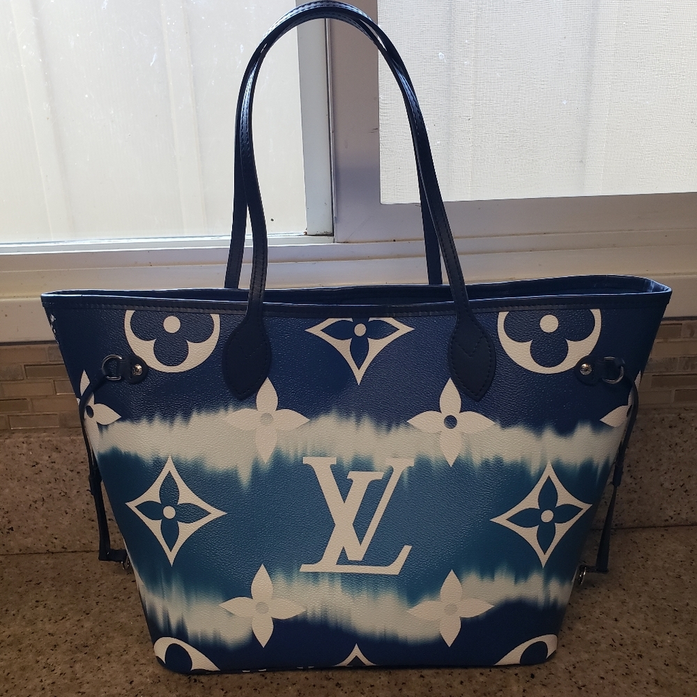Louis Vuitton Neverfull Escale